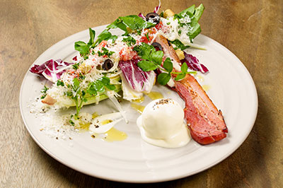 厚切りベーコンのシーザーサラダ